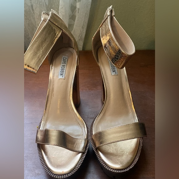 Cape Robbin Gold Chrome Platform Heels - Picture 2 of 7